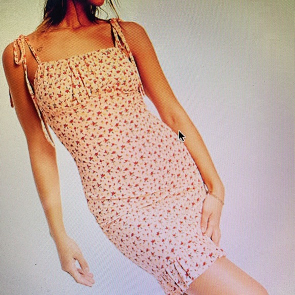 New Urban threads coral floral gathered bodice ruffled bottom dress in size 8 - Picture 5 of 9